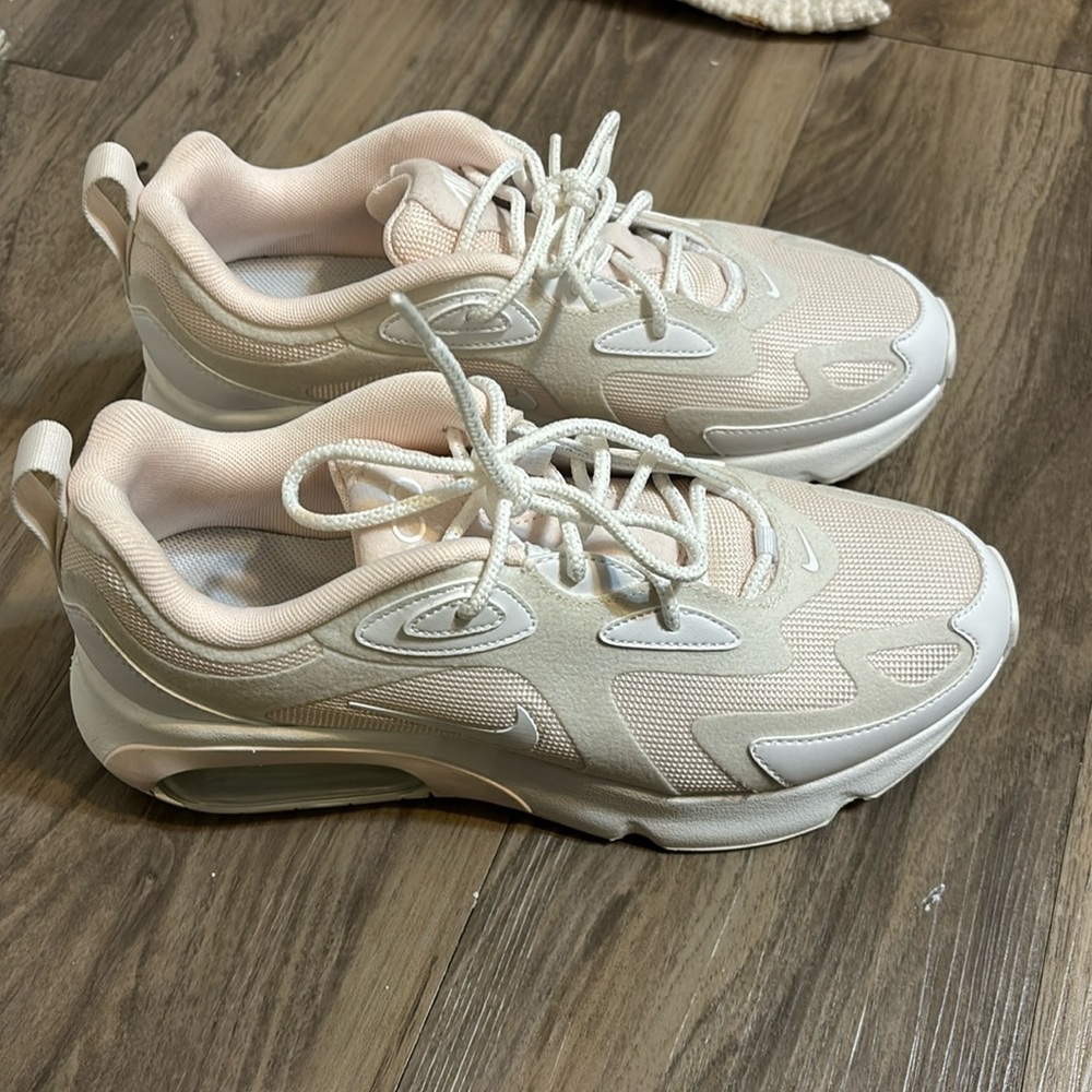 Nike Womens Air Max 200 - AT6175 600 - Light Soft Pink / White - Size: 8